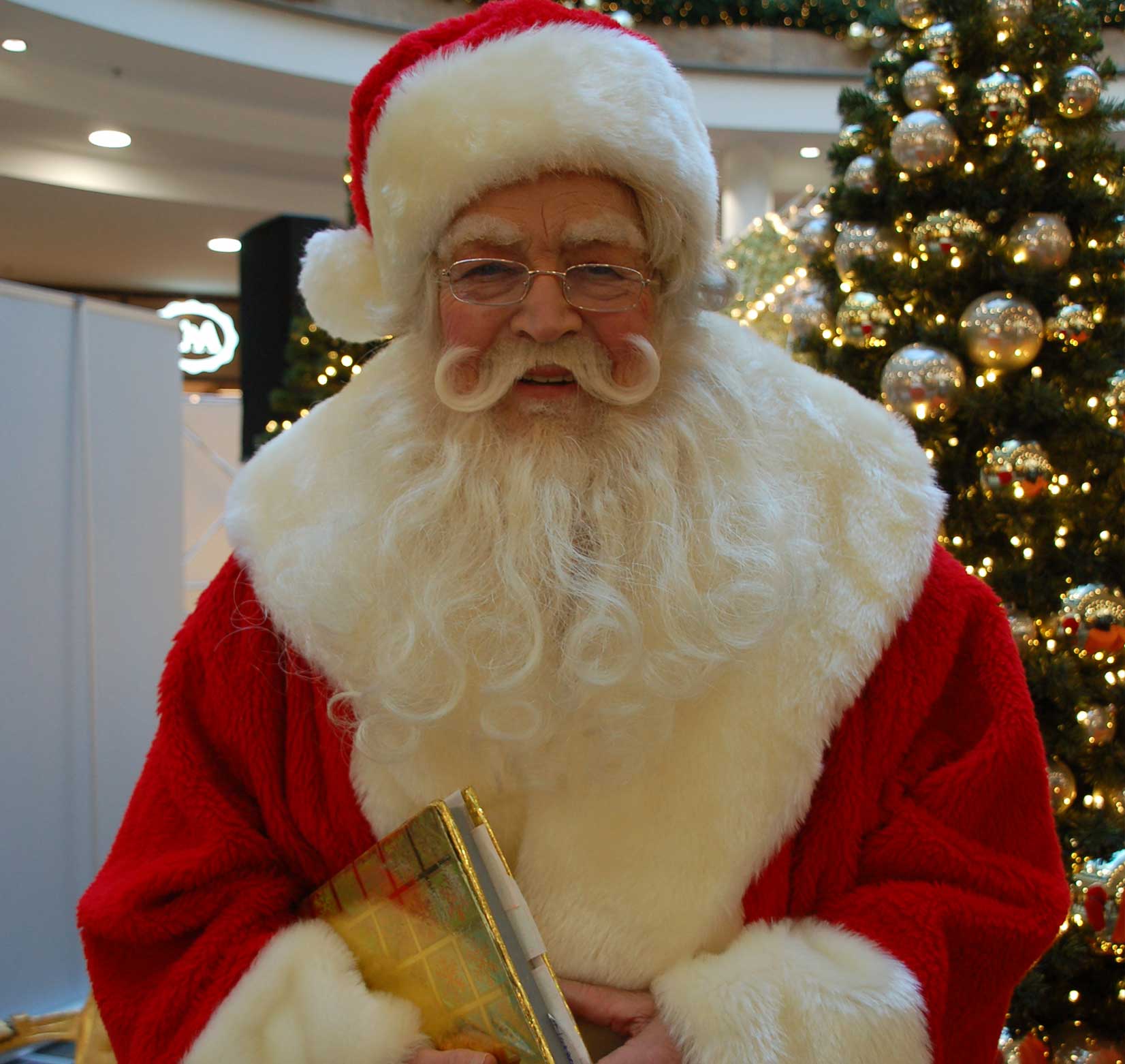Roland Illesberger als Weihnachtsmann 
