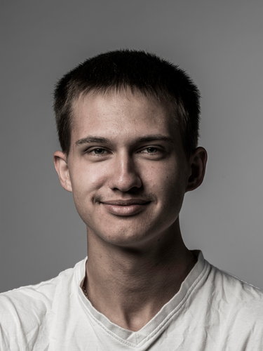 Philipp Edel als Brian