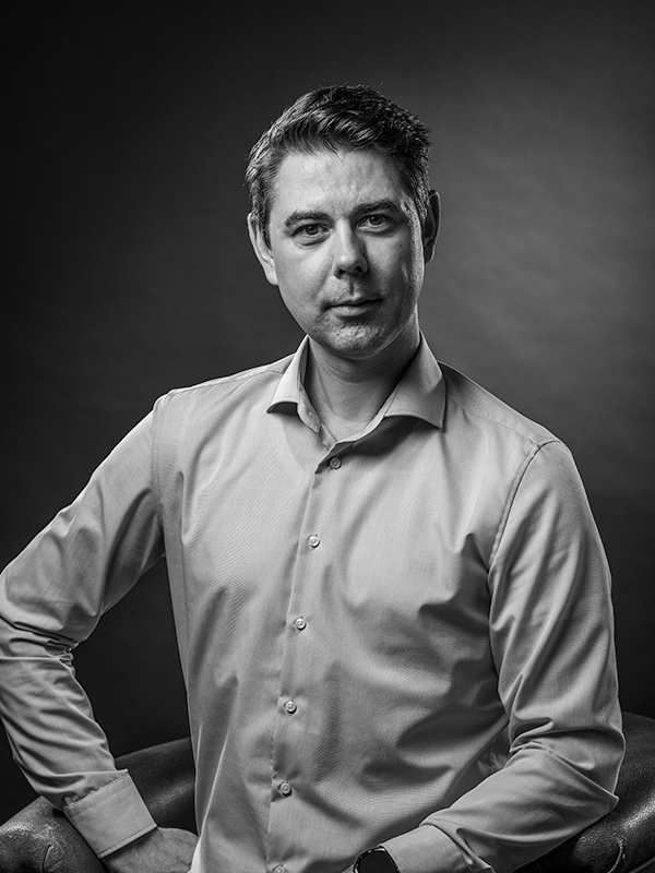 David Kovacs als Oberst Arbuthnot