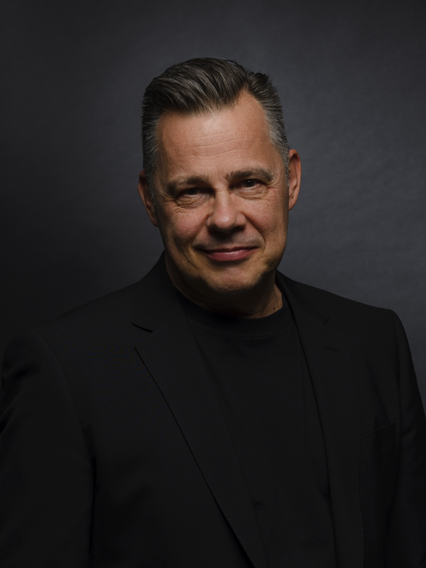 Alexander Koch als Alexander Molokov