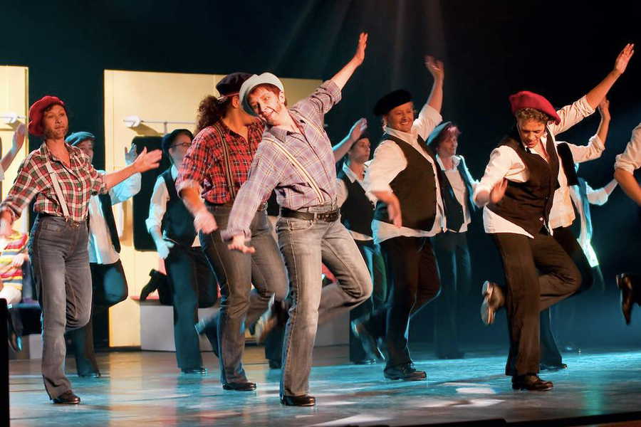 StepptänzerInnen auf der Bühne